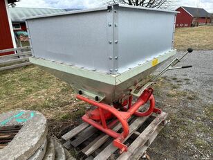 Rauch ZSA 450 mounted fertilizer spreader