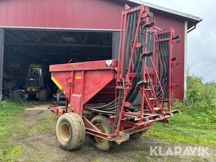 distributeur d'engrais port&eacute; Skurup- Verken Tive 3-4000 Jet
