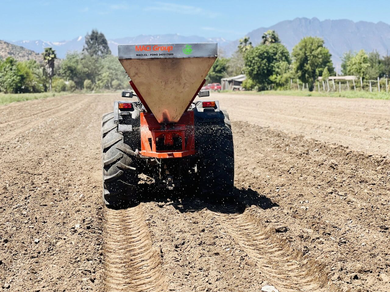 distributeur d'engrais porté Trompo abonador