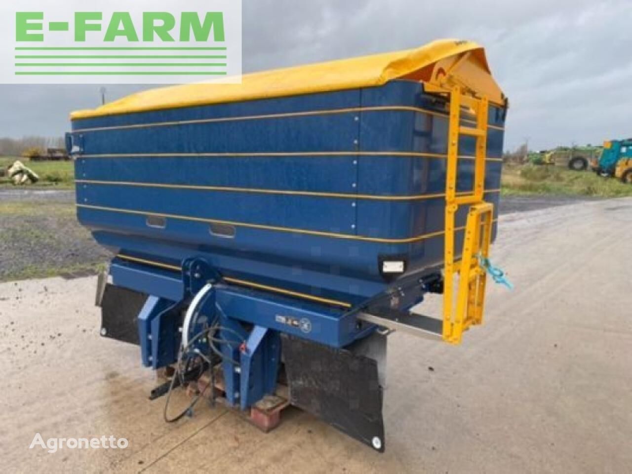 m45 mounted fertilizer spreader