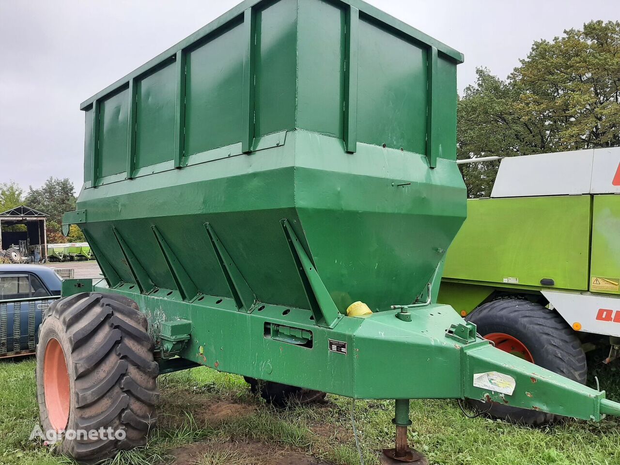 Amazone ZBG-6000 trailed fertilizer spreader