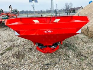 Kuhn trailed fertilizer spreader