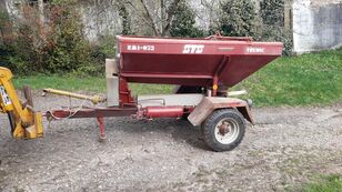 VICON Trebic RM1-072 STS trailed fertilizer spreader