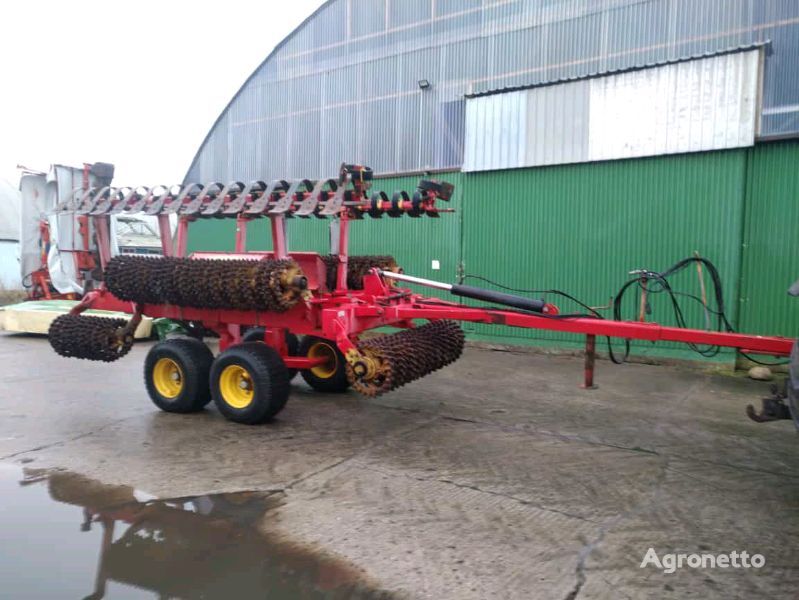 rouleau agricole Väderstad Rexius 820