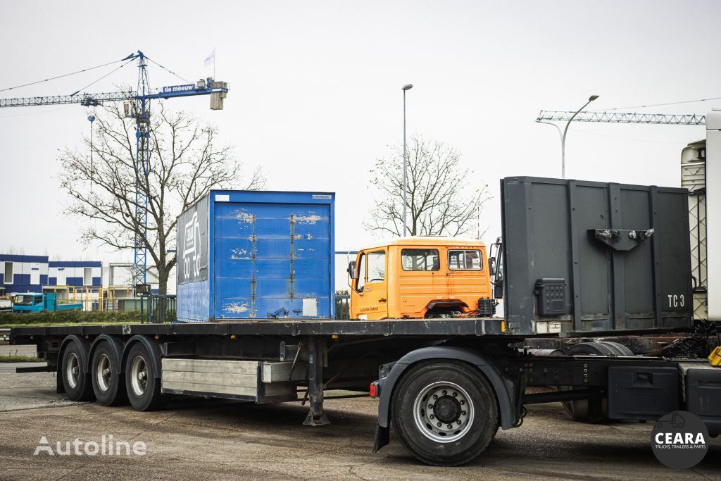 Renders 3 axles flatbed with forklift mount WITH VALID CONTROL semirremolque caja abierta