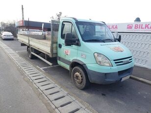 شاحنة مسطحة < 3.5طن IVECO Daily 65C15