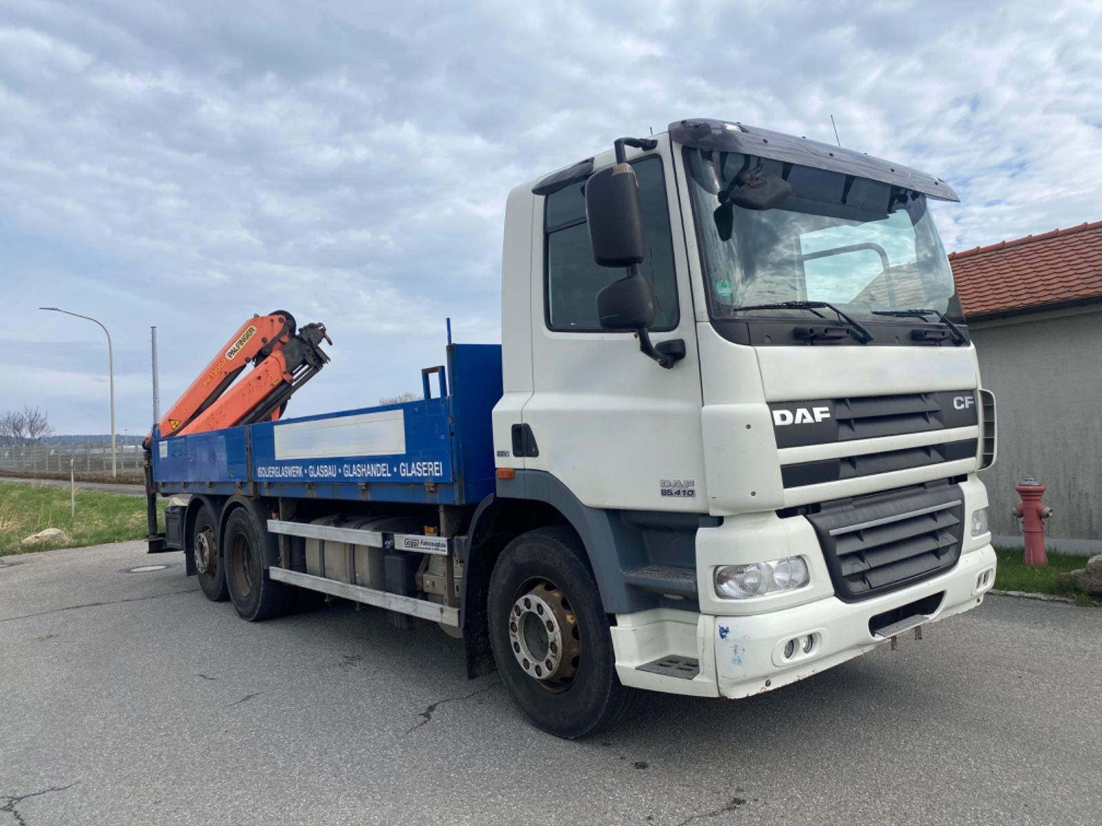 DAF CF 85.410  flatbed truck