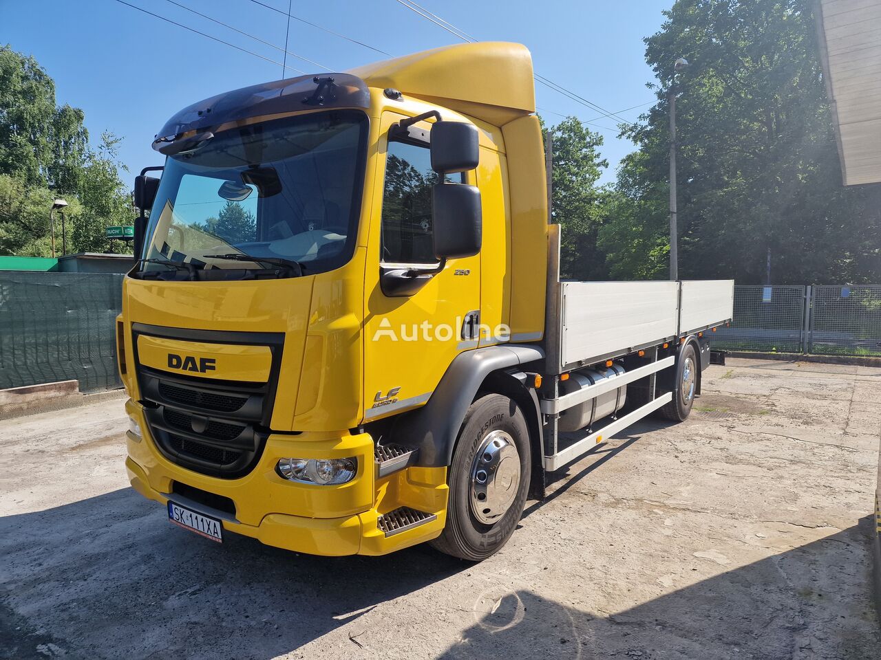 DAF LF 250 FA camión caja abierta