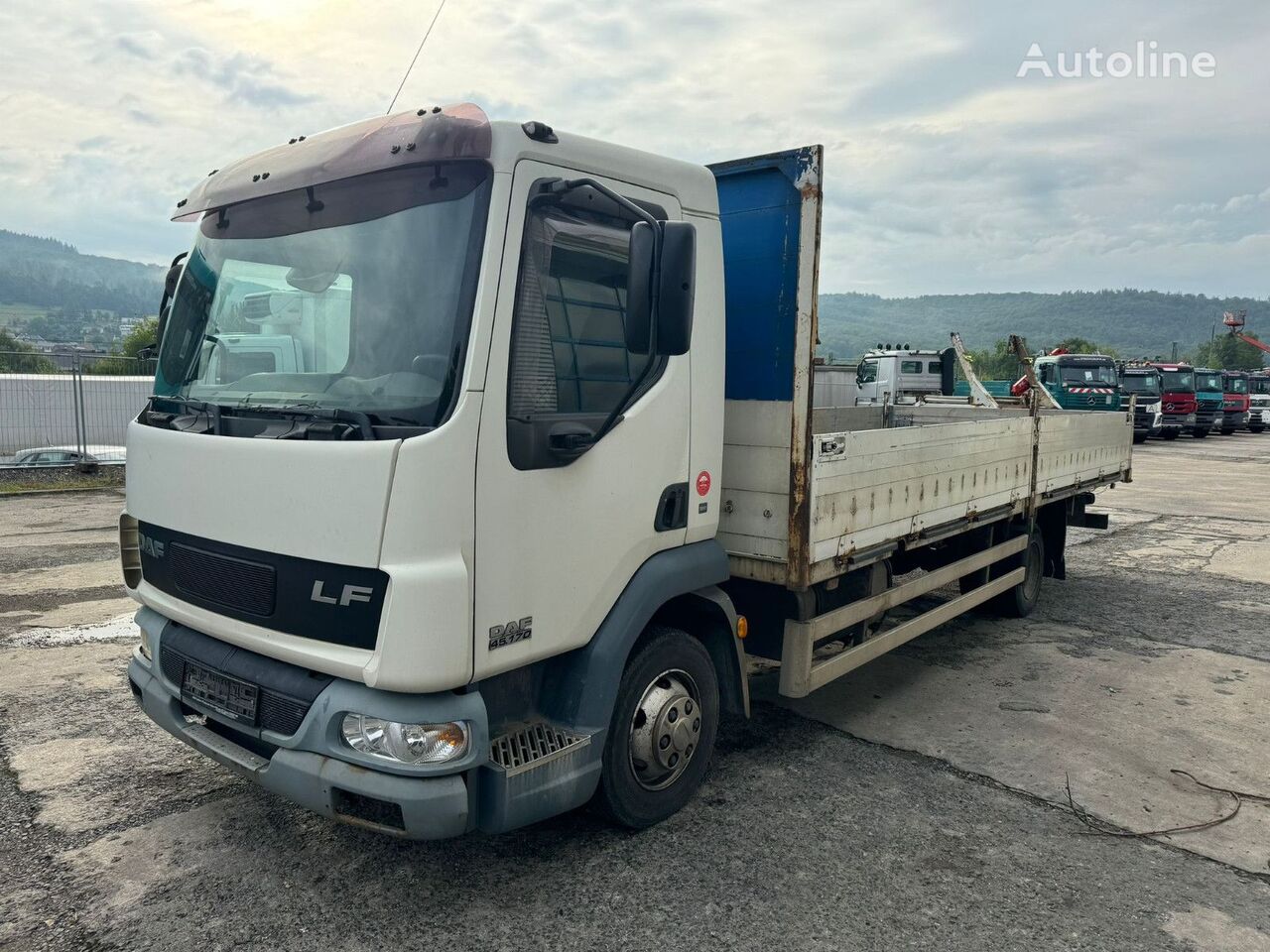 DAF LF 45 170 kamion s ravnom platformom