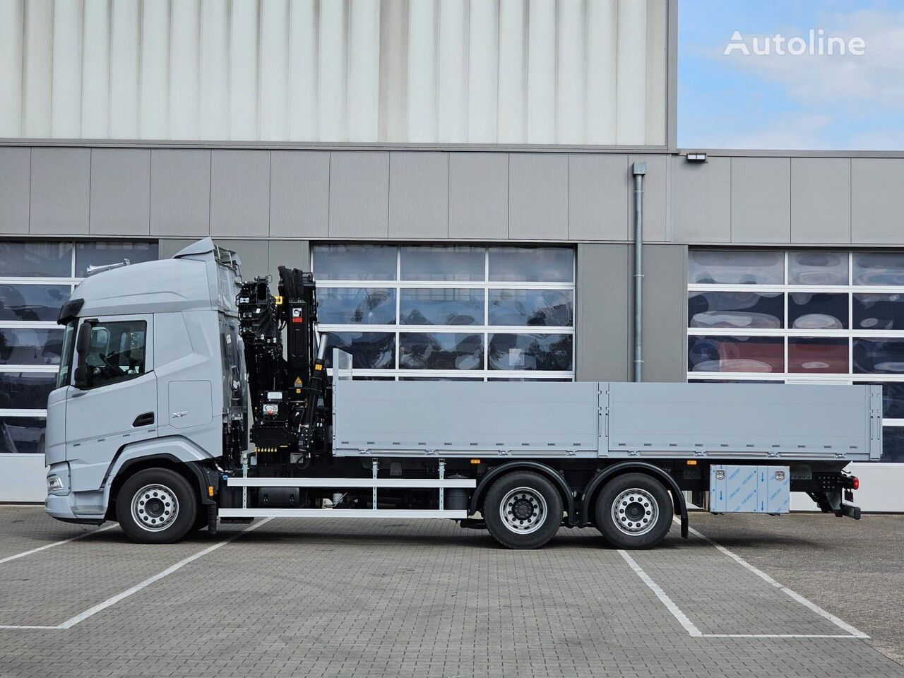 camion plateau DAF XF 530 Pritsche mit Ladekran HIAB 258-7 Seilw neuf