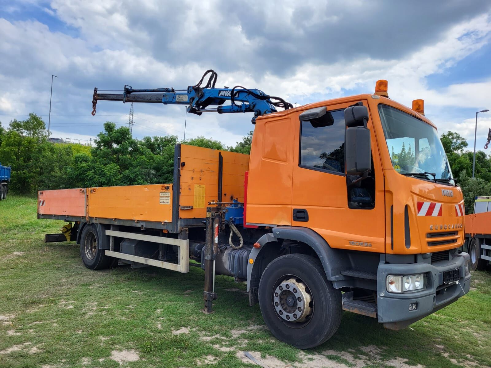 ciężarówka burtowa IVECO Eurocargo 180 E 24 MKG HLK 116 Crane