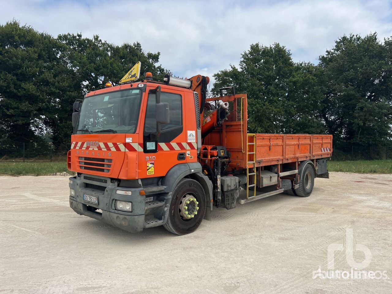 IVECO STRALIS 310 2006 Fassi F130A.21 5730 kg on open laadbak vrachtwagen