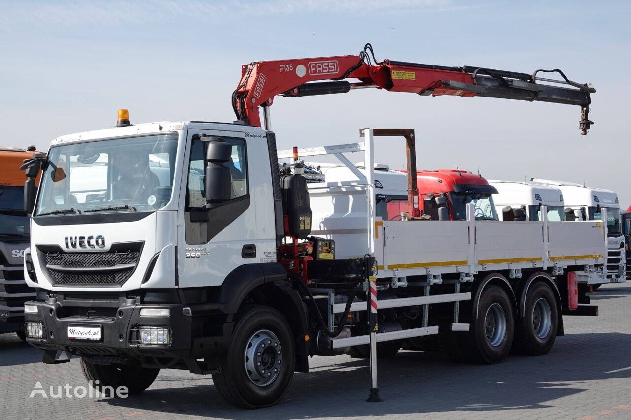 camion plateau IVECO TRAKKER 360