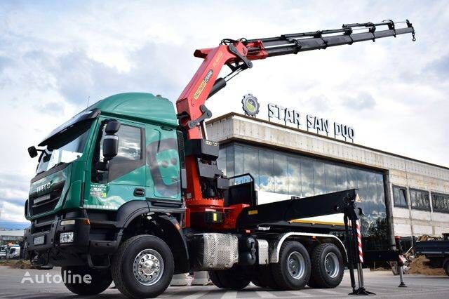 tovornjak tovorna ploščad IVECO TRAKKER 6x6 PALFINGER PK 44002 Crane Kran Euro 6