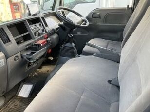Isuzu ELF fladvogn lastbil