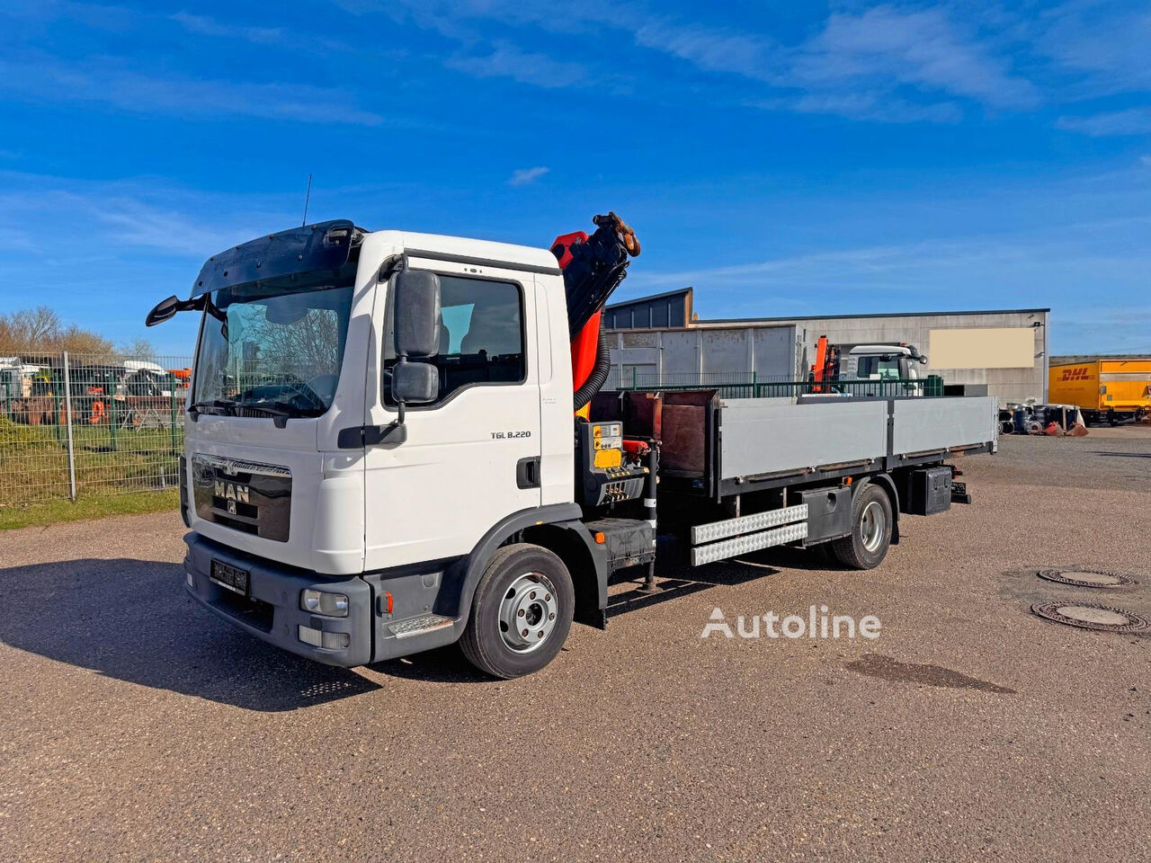 شاحنة مسطحة MAN 8.220 / 4x2 / crane / radio remote control - Autoline