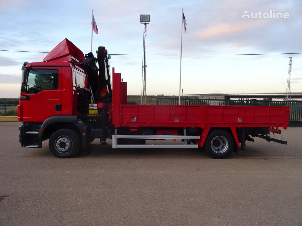 camion plateau MAN TGM 15 250