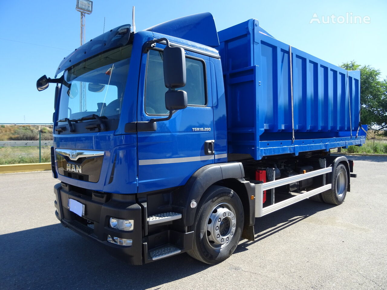 MAN  TGM 18 290 flatbed truck