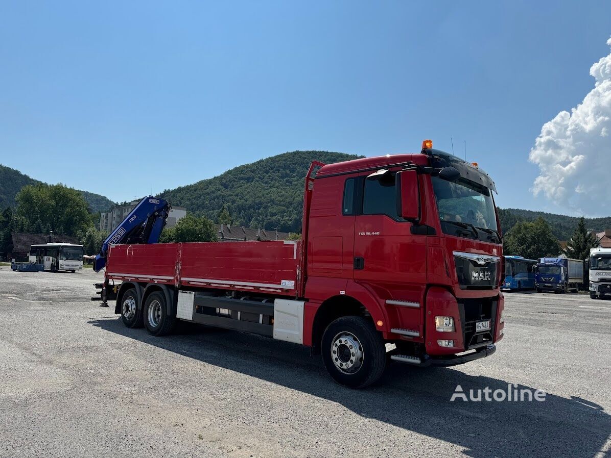 camion plateau MAN TGX 26.440 EURO6 valnik s hydraulickou rukou FASSI 215-3