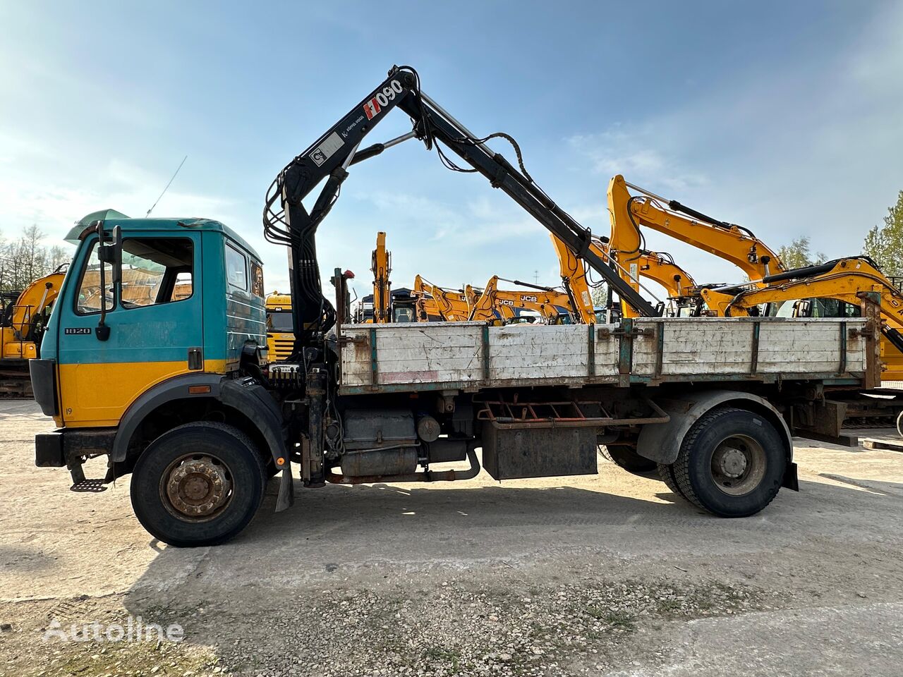 camião de caixa aberta Mercedes-Benz 1820 4X4 MANIPULATOR