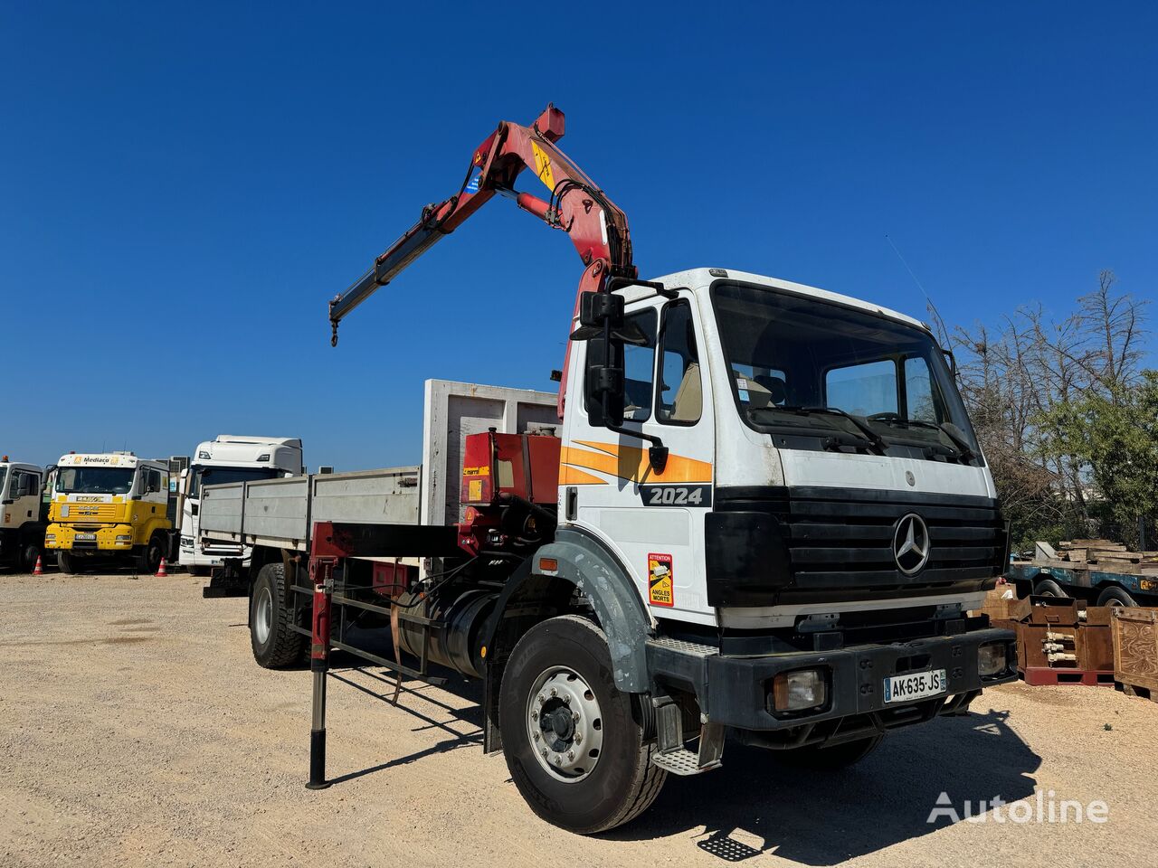 truk flatbed Mercedes-Benz 2024