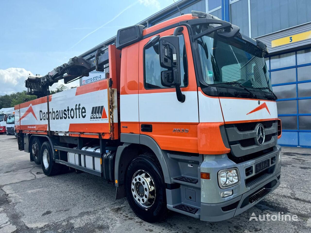 ciężarówka burtowa Mercedes-Benz 2536 6x2 Baustoff  Kran