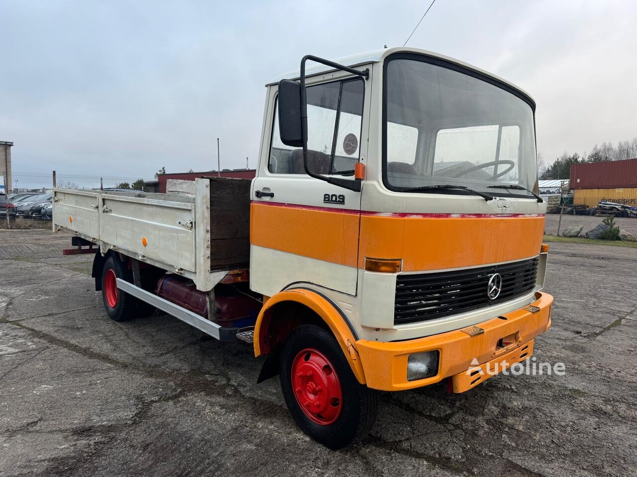 camion plateau Mercedes-Benz 809