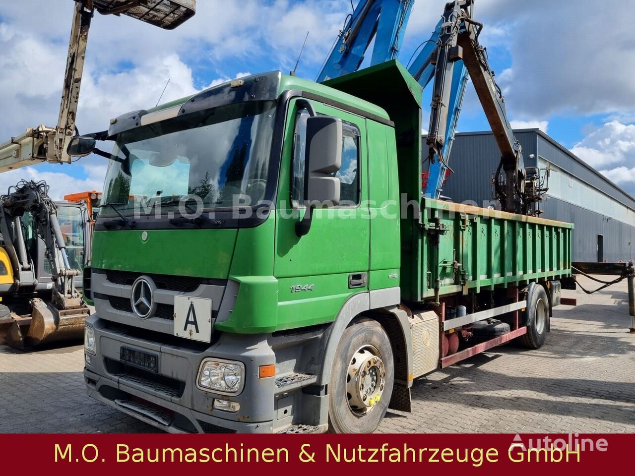 Mercedes-Benz Actros 1944 / 4x2 / Euro 5 / Hiab Kran 1300RS93/ flatbed truck