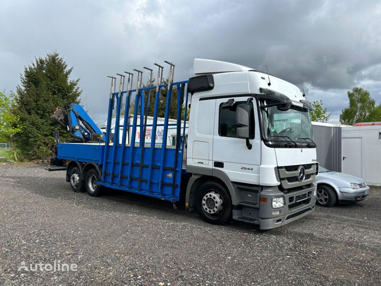 플랫베드 트럭 Mercedes-Benz Actros 2544 Glastransporter mit Palfinger Kran