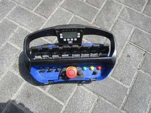 Mercedes-Benz Actros 3563 8x4 Euro 6 HMF 4020-K6 open laadbak vrachtwagen te koop - Foto 16 | Autoline NL Mercedes-Benz Actros 3563 8x4 Euro 6 HMF 4020-K6 open laadbak vrachtwagen | Foto 16 - Autoline