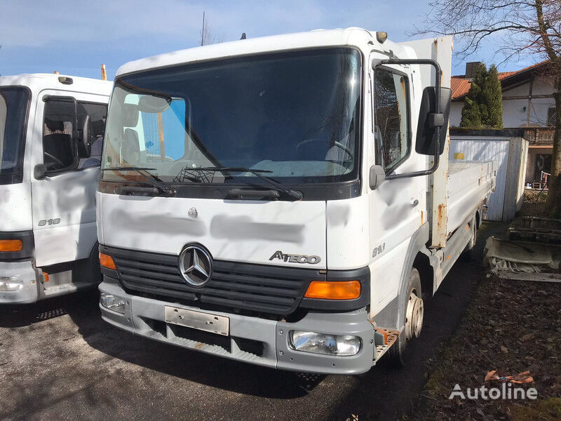 ciężarówka burtowa Mercedes-Benz Atego 815