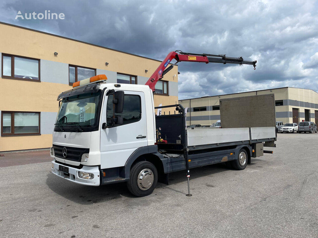 Mercedes-Benz Atego 818 4x2 + HMF 270K3 crane + LIFT camión caja abierta