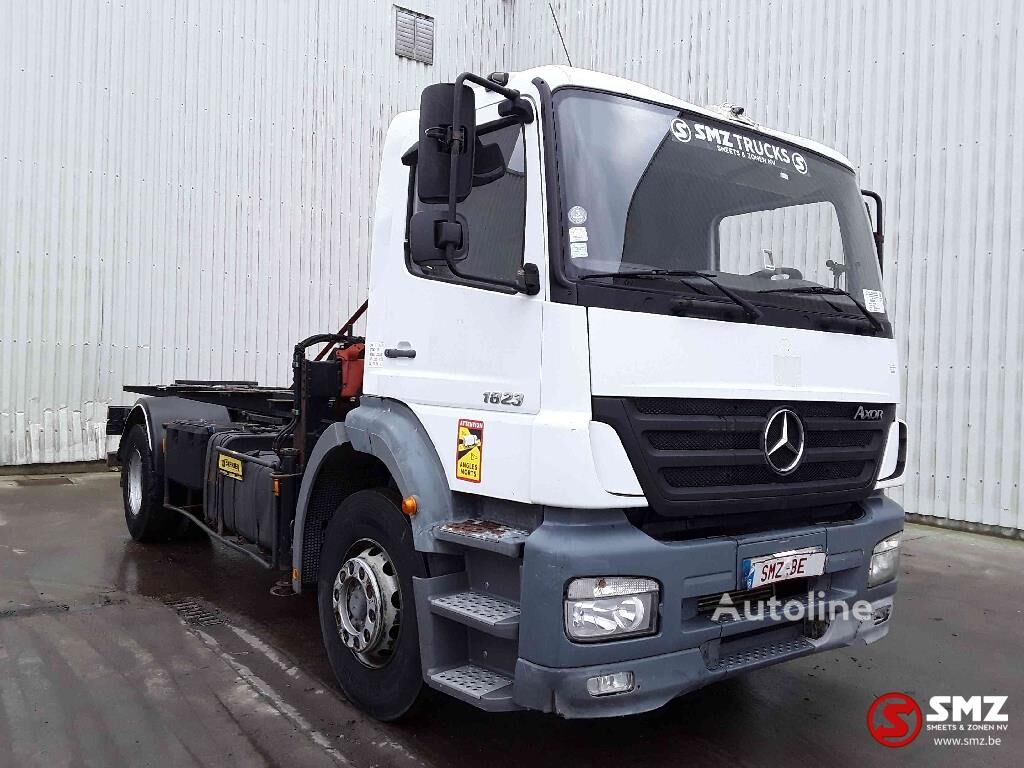 شاحنة مسطحة Mercedes-Benz Axor 1823 Palfinger pk4501