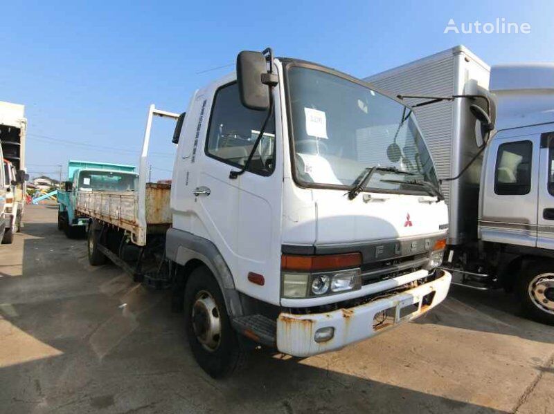 camion plateau Mitsubishi FIGHTER