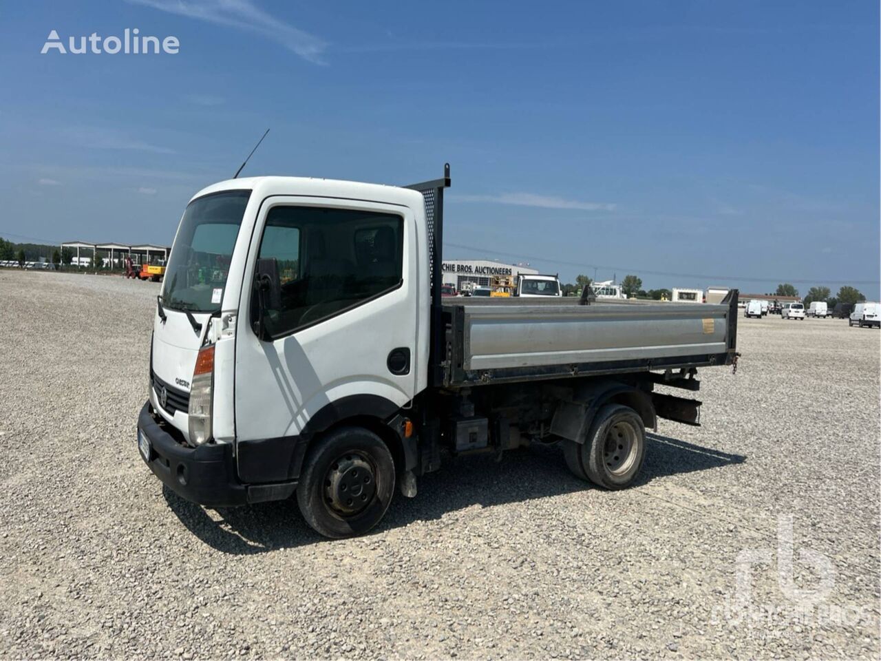 Nissan CABSTAR 35.13 open laadbak vrachtwagen