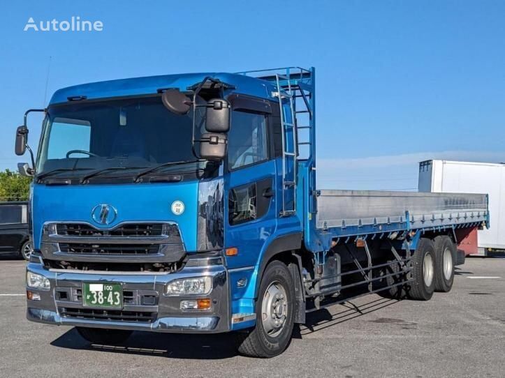 camion pianale Nissan QUON