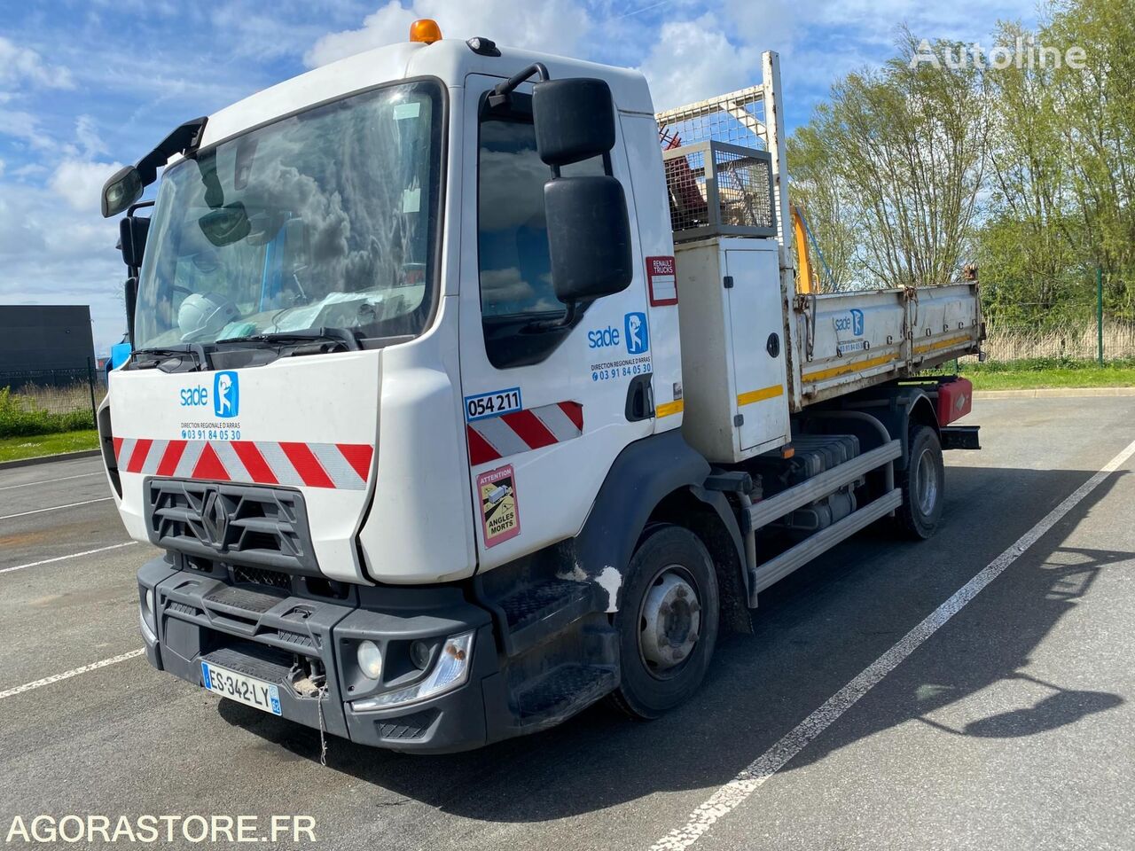 Renault D10 flatbed truck