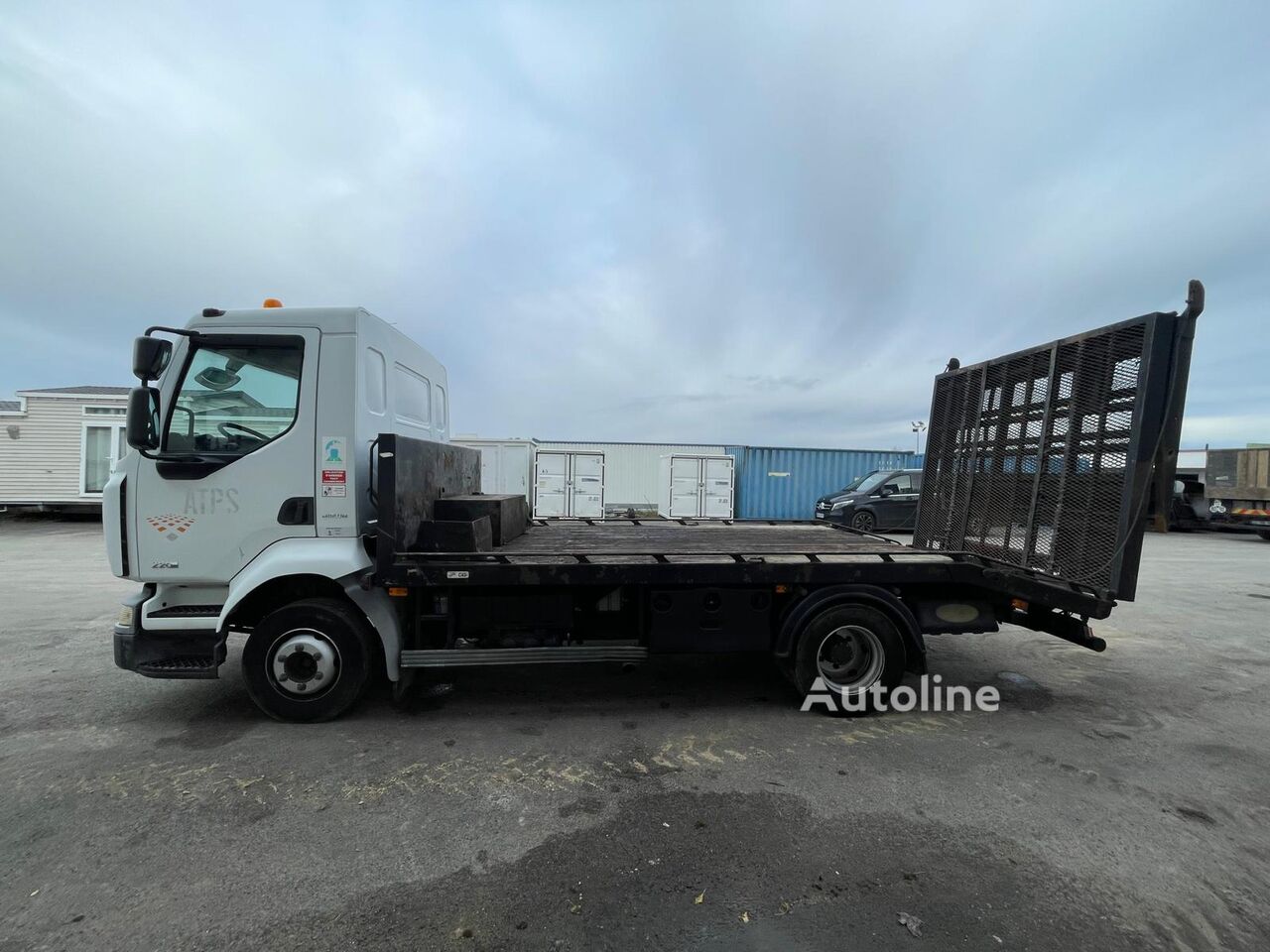 Renault Midlum 220 DCI flatbed truck