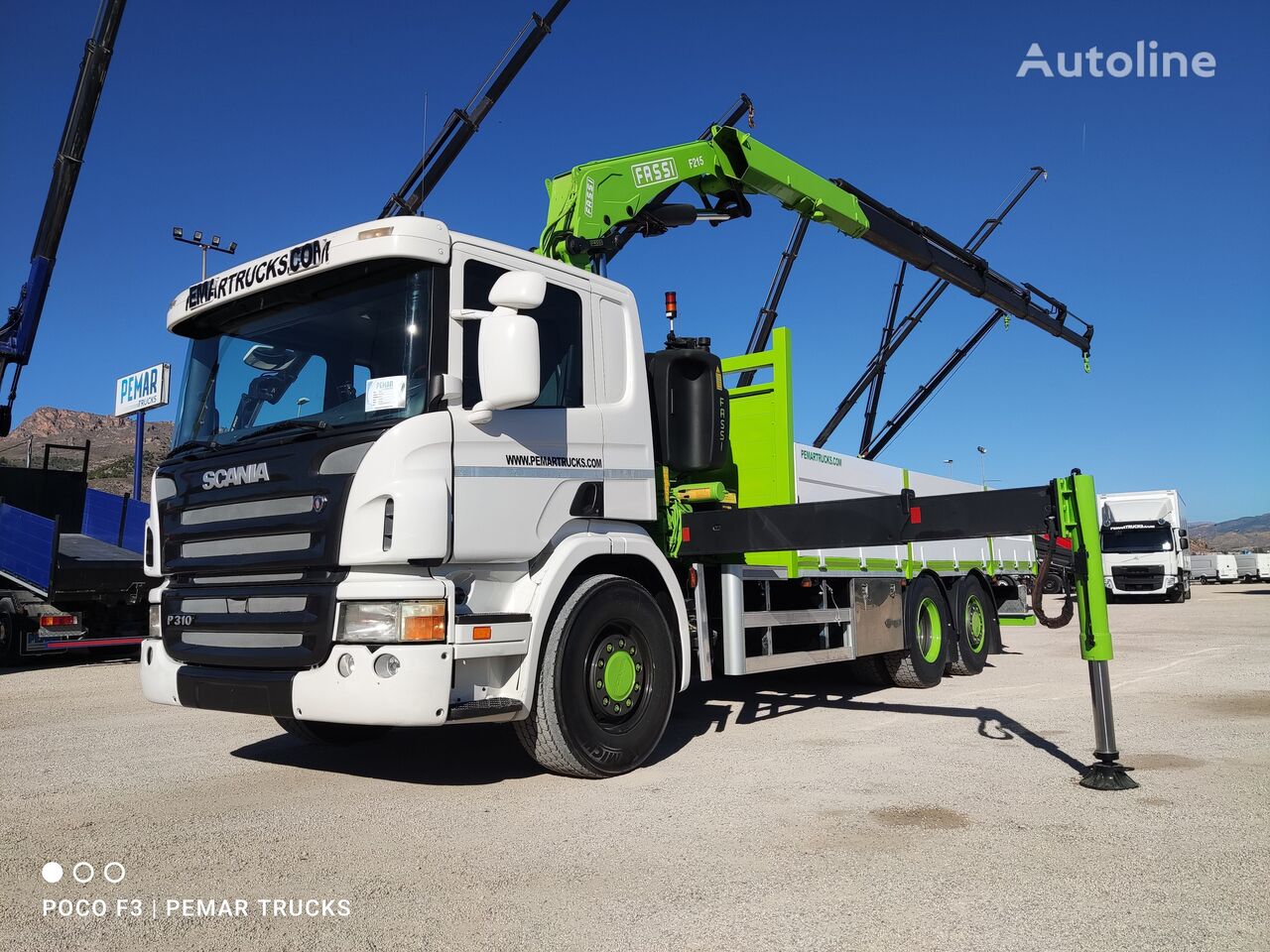 Tovornjak tovorna ploščad Scania P 310 6x2 Grua Caja Fija Fassi F 210 - Autoline