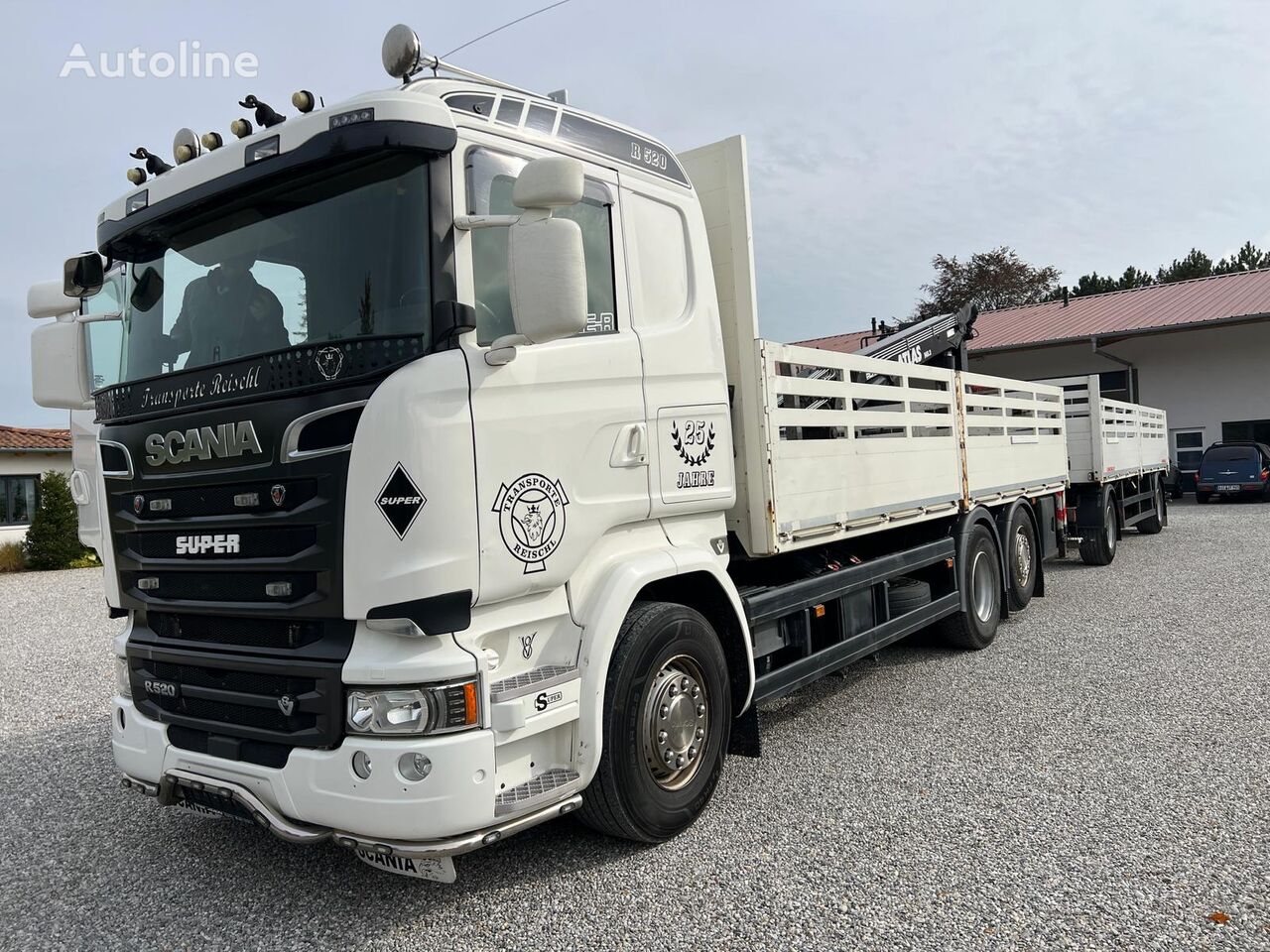 Scania R520 Atlaskran 145.2 baustof フラットベッドトラック - Autoline