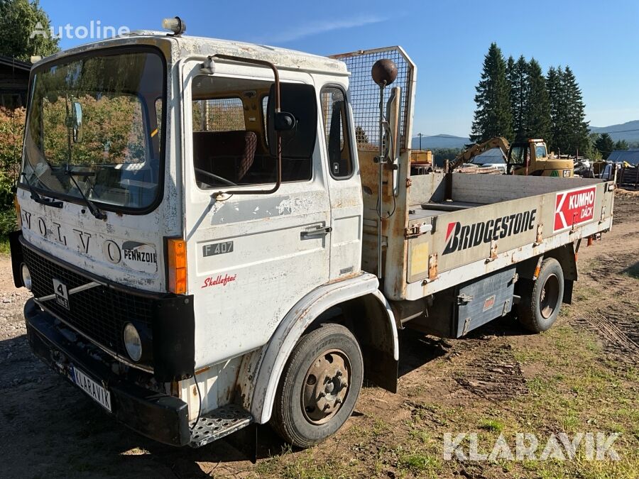 nákladní vozidlo valník Volvo F407