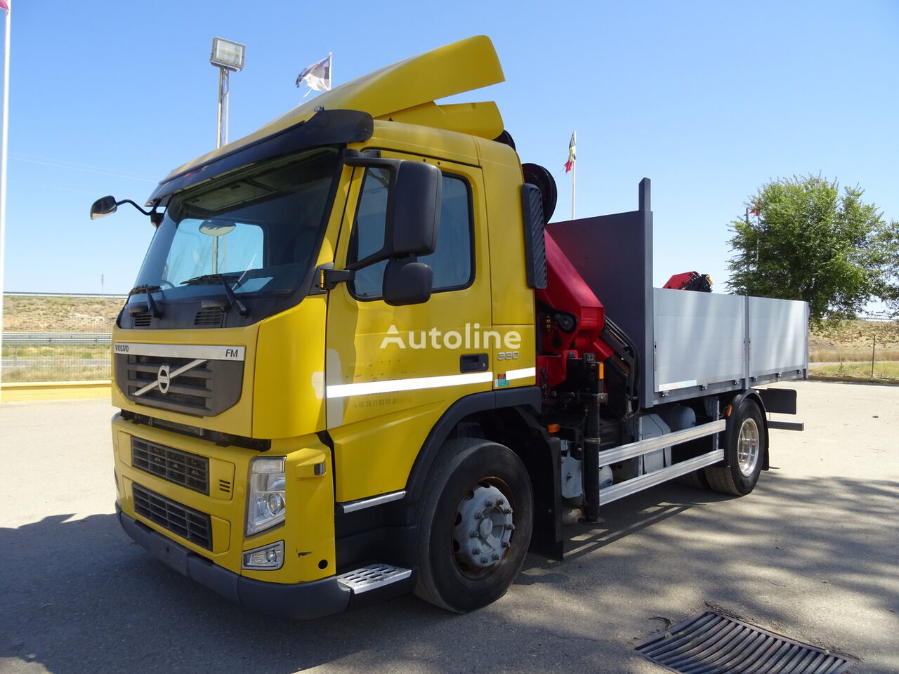 Volvo FH 330 flatbed truck