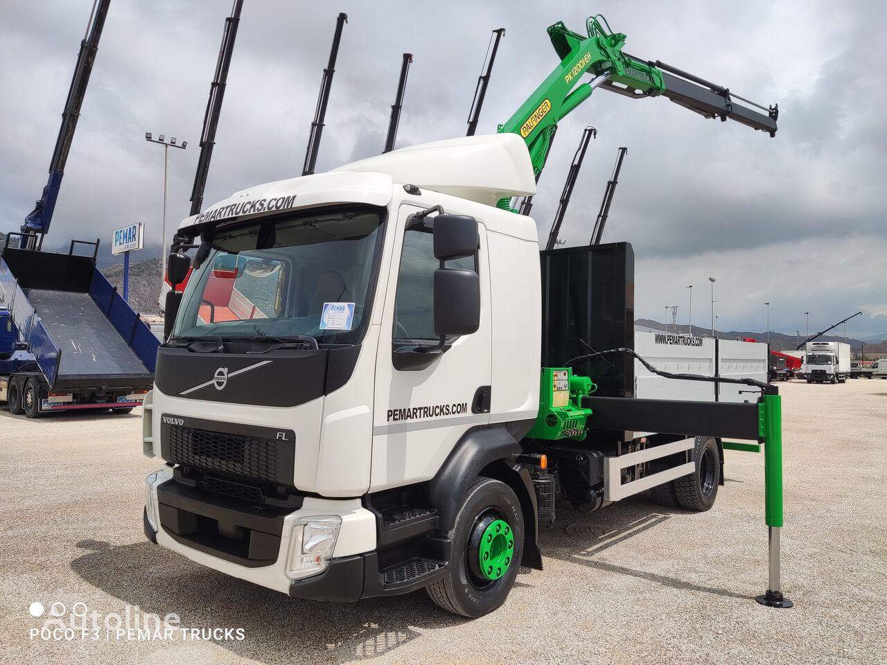 Volvo FL 210  camión caja abierta