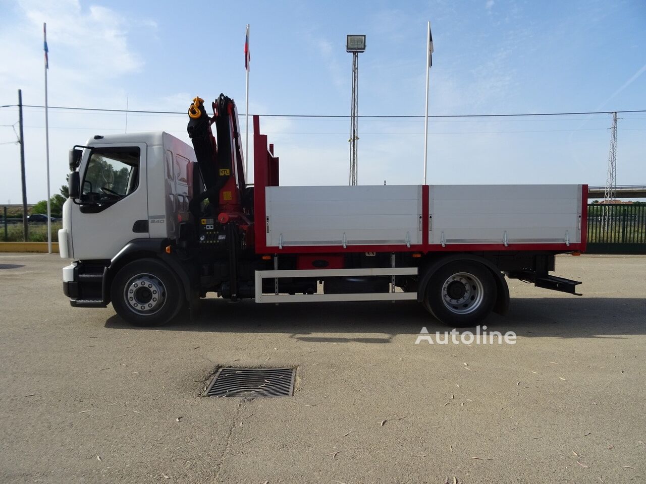 Volvo FL 240.18 kamion s ravnom platformom - Autoline