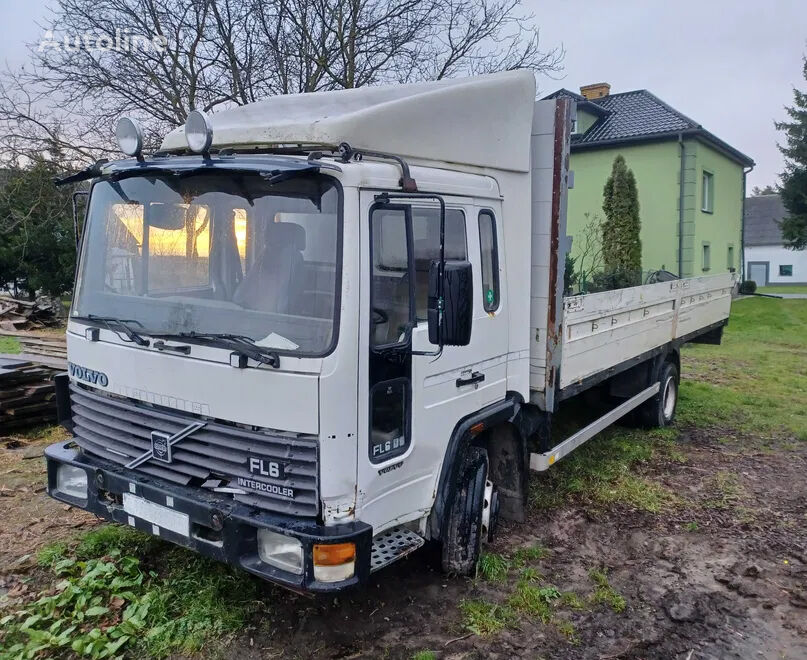 Volvo  FL6 フラットベッドトラック