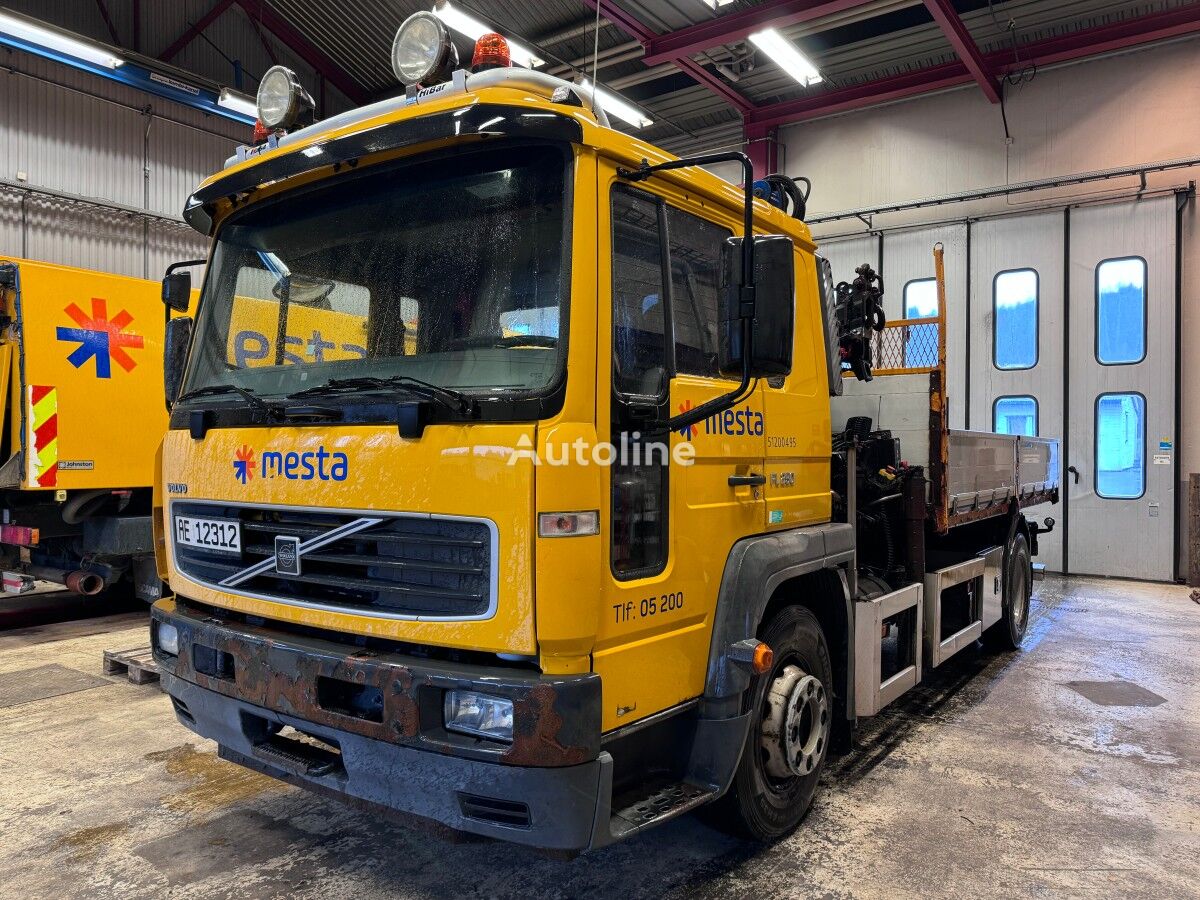 Volvo FL6 H 4X2 flatbed truck