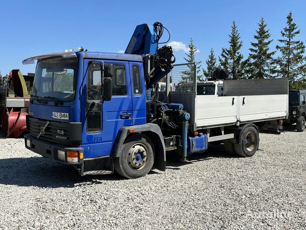 شاحنة مسطحة Volvo FL608 + Palfinger