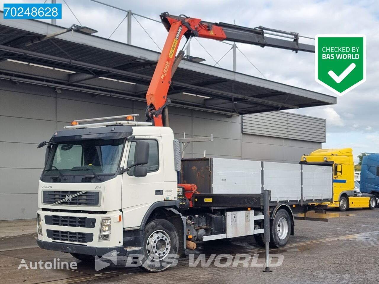 شاحنة مسطحة Volvo FM 300 4X2 VEB Palfinger PK12502 Remote