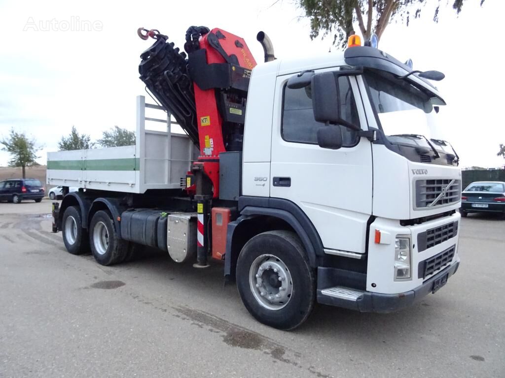 Volvo FM 360 platós teherautó