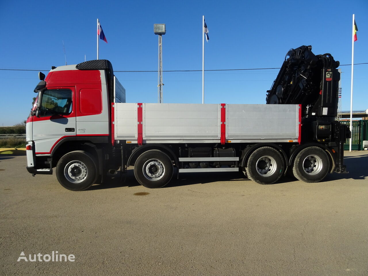 Volvo FM 440 flatbed truck